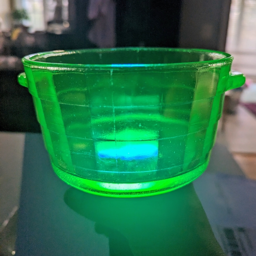 One Uranium Glass Bowl (Depression glass/Vaseline glass)